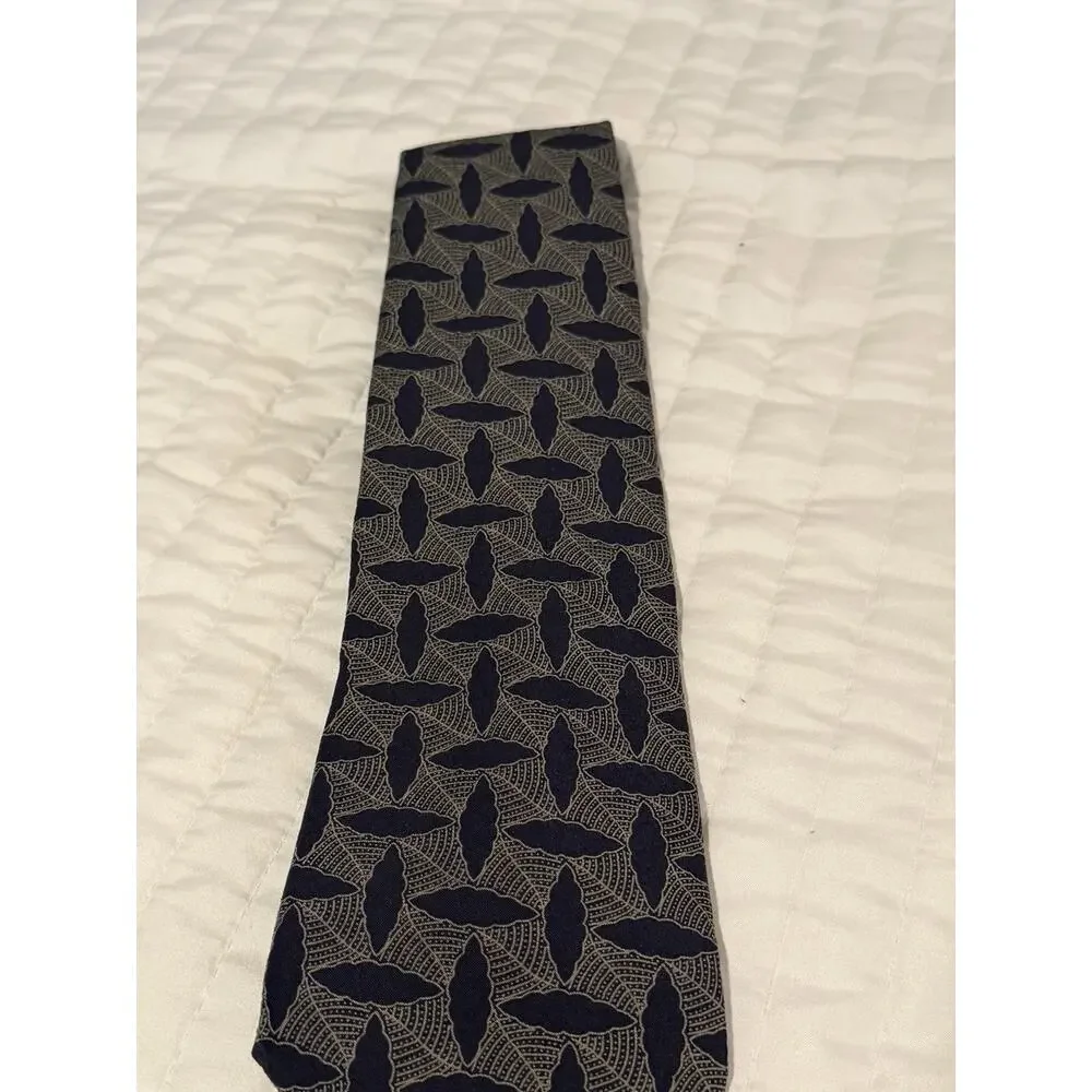 Giorgio Armani Cravatte 100% Silk Tie Made Italy Navy Gold Geometric